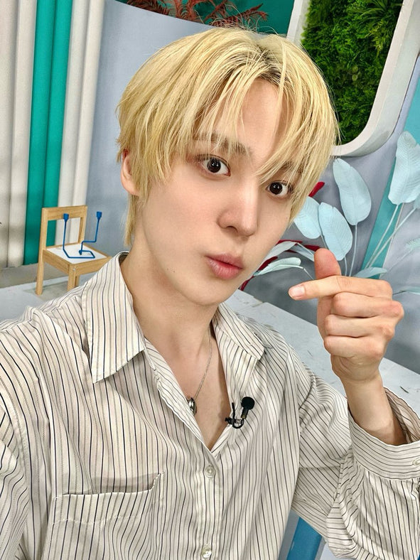 ATEEZ's Yunho Shines in KBS2 'Men Who Do Housework' Behind-the-Scenes Photos